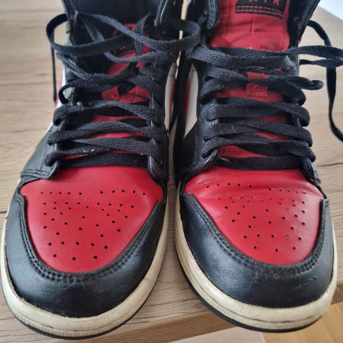 Nike jordan mid 1
