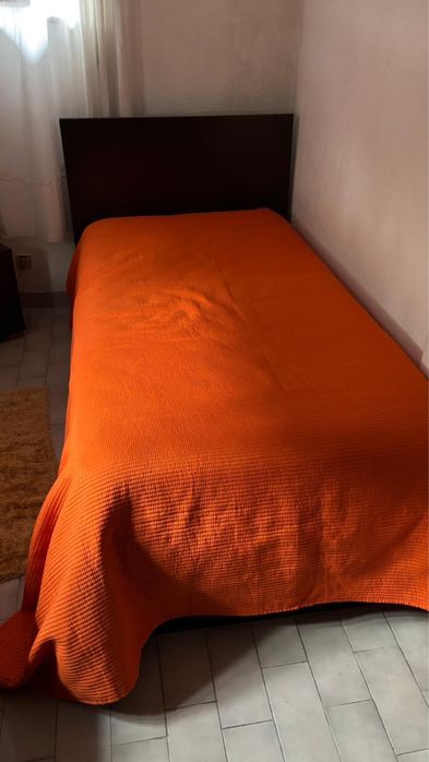 Cama + Mesa de Cabeceira + Colchao