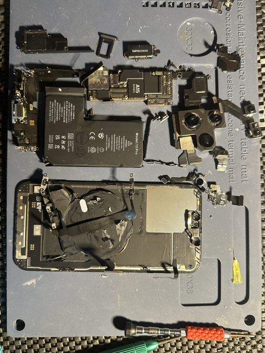 Запчастини до айфон 13 про