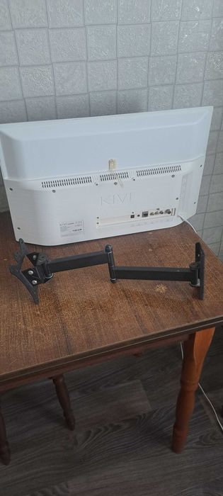 Телевізор KIVI 24"