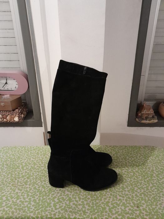 Vendo Botas de Senhora muito bonitas como novas