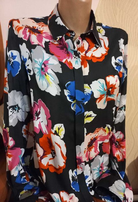 Блуза SPORTMAX Code розмір італ.42, стан нової, склад ткан. поліестер