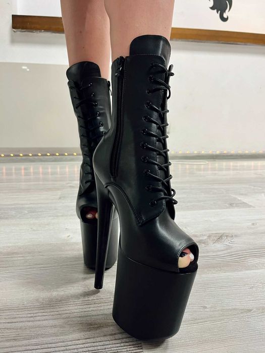 Стрипы ботинки черные 39