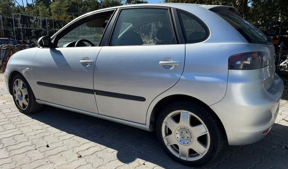 Seat Ibiza 6L 1.2I De 2002 Disponível Para Peças Farolins Da Mala