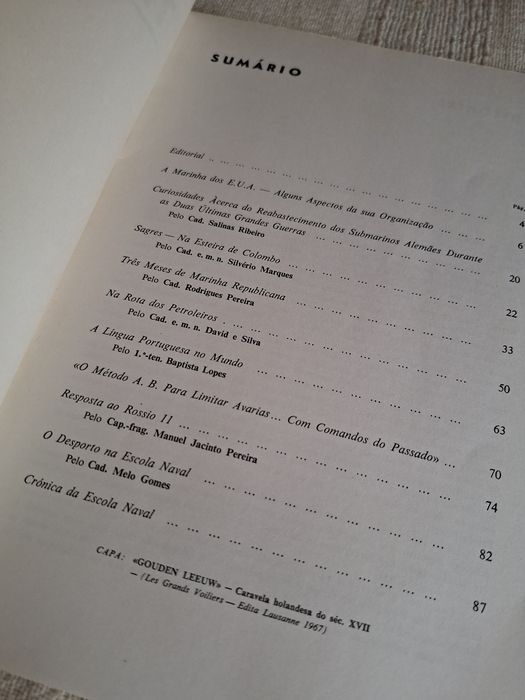 Exemplar da revista Tridente escola naval