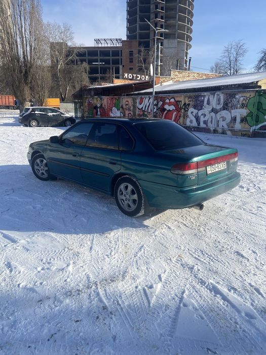 Продам Субаро Легаси 1998 год 2.0 бенз полный привод