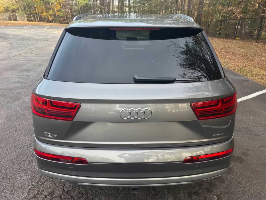 Audi Q7      2018