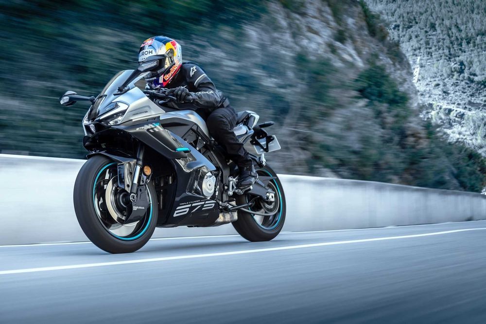Мотоцикл CFMOTO 675SR-R