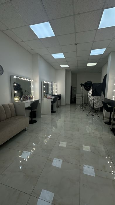 Аренда места для бровиста, визажиста. СВЕТ ЕСТЬ!