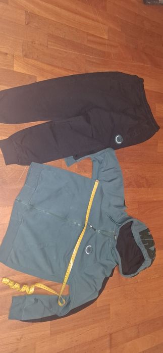 Dres chłopięcy zielono/czarny r.152