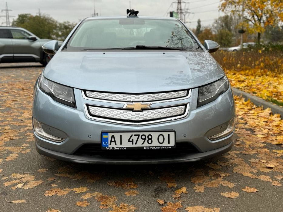 Chevrolet volt 2013 року 1.4 гібрид