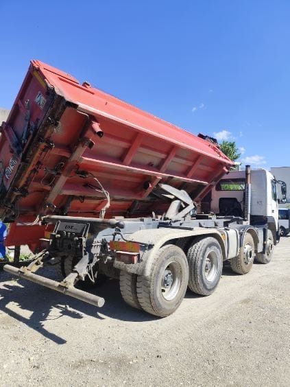 Volvo FMX 8x4 com Bascula