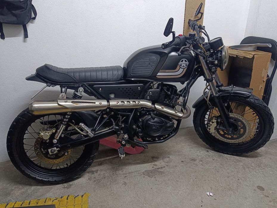 UM Scrambler X Naked