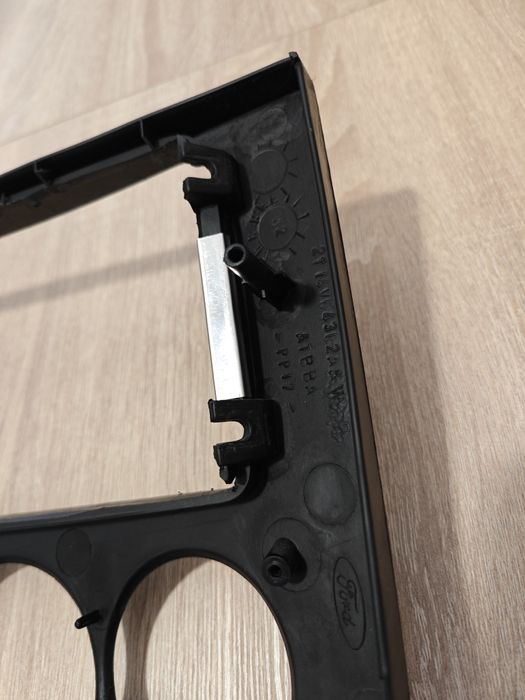 Центральна панель ford connect 2002