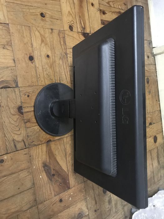 Monitor LG 19” W1942S