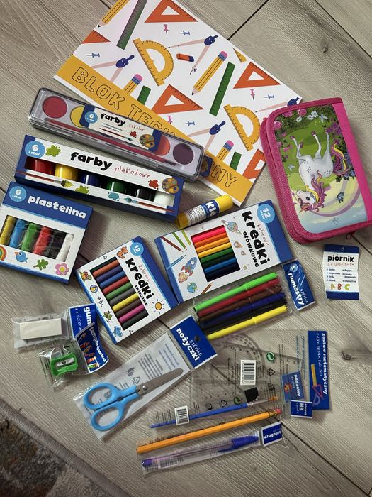 Full zestaw wyprawka do szkoły , zerówki. Piórnik, farby, kredki itd