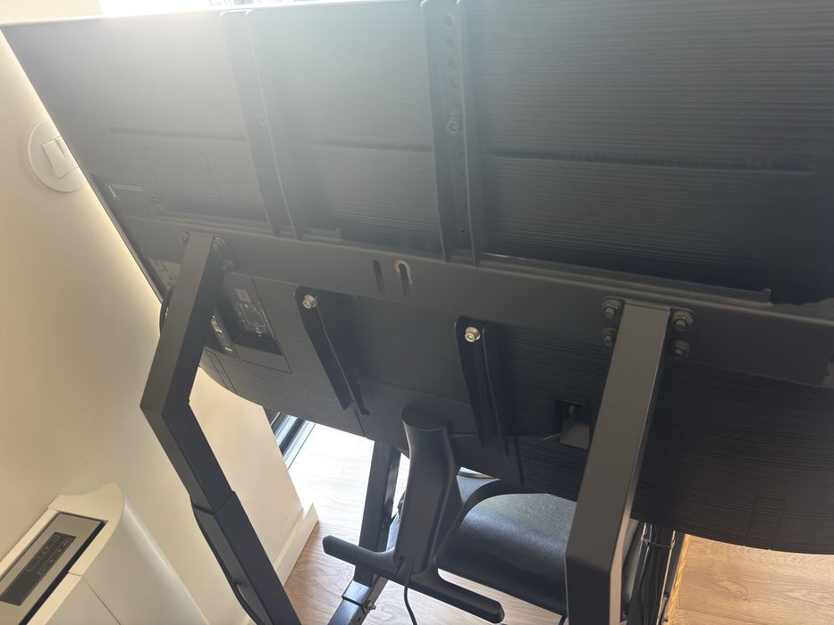 Cockpit Next Level Racing F-GT + Suporte Monitor