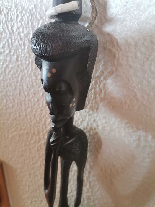 Escultura pau artesanato africano