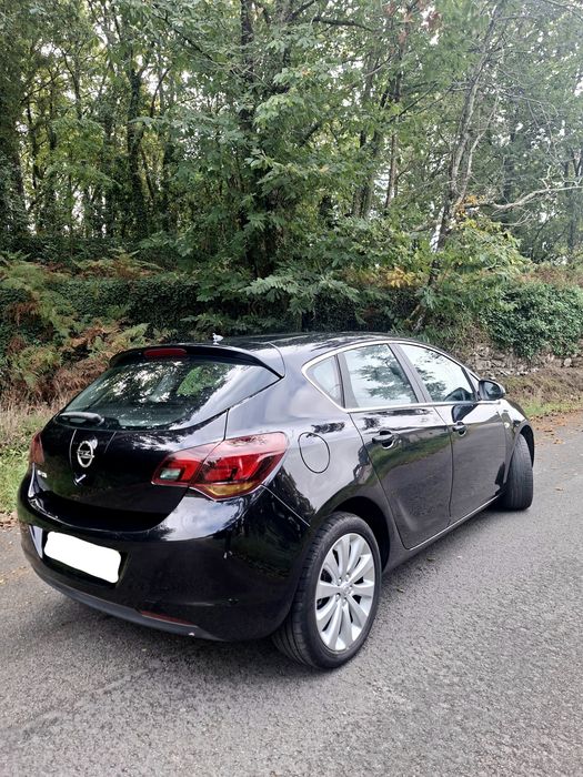 Opel Astra 1.4 Cosmo 1 dono 2011 — photo 4