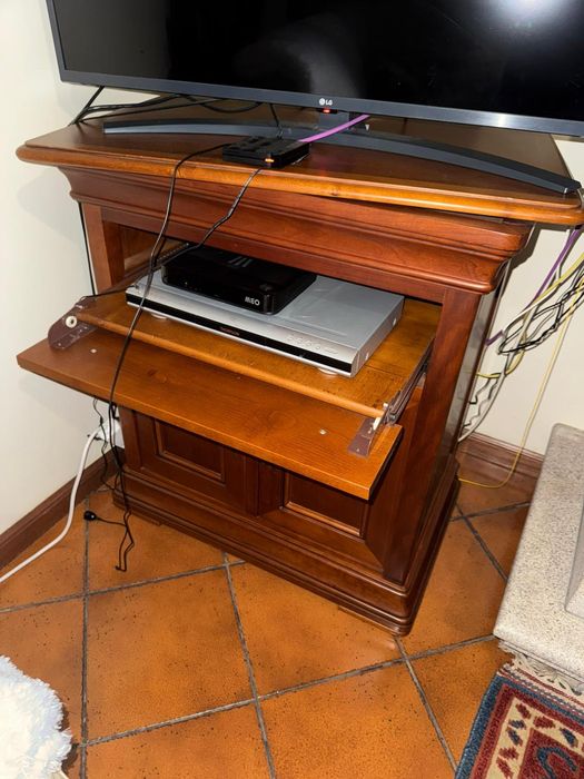 Bar de sala, móvel para TV e mesa de centro