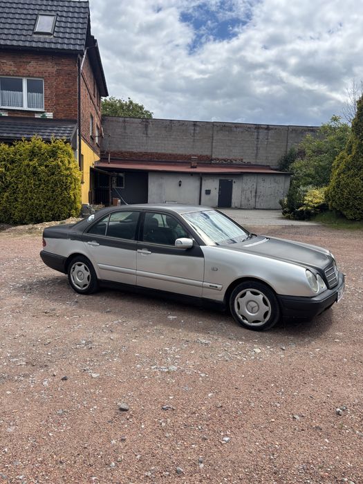 Mercedes-Benz E klasa 2.0 benzyna/Hak
