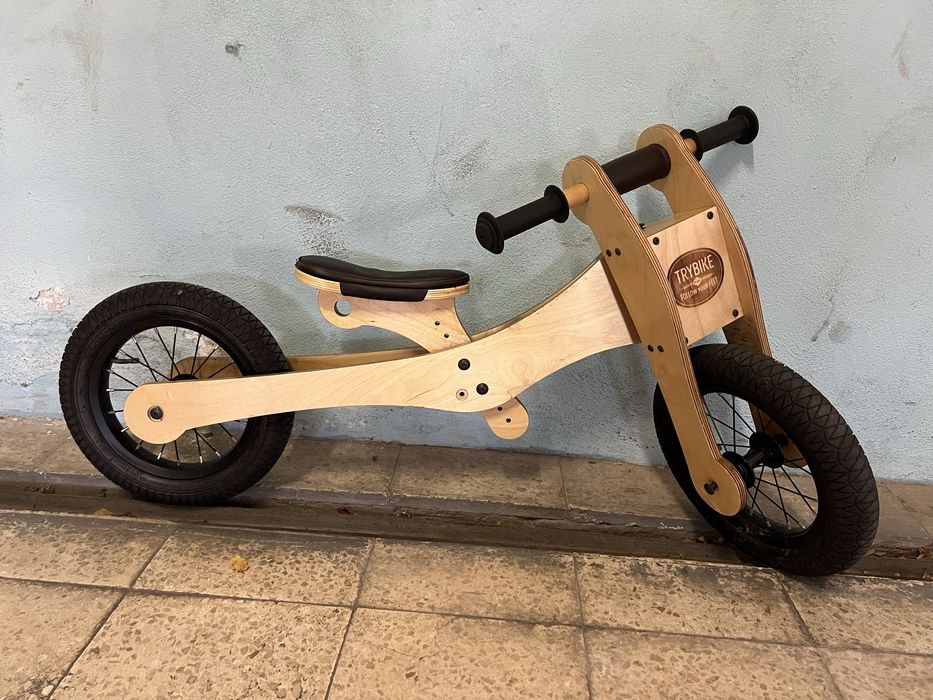 Triciclo/bicicleta de equilíbrio.