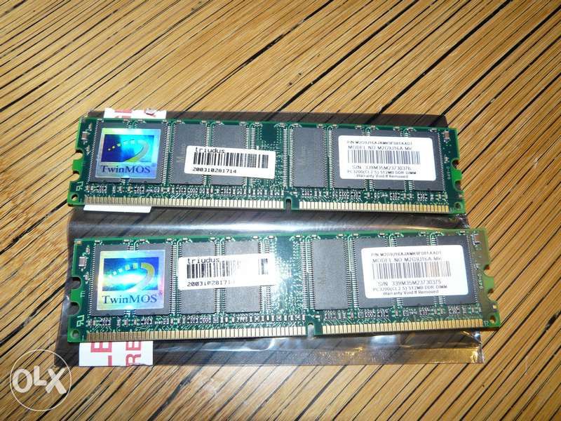 2 Memórias triudus (2x512mb) Pc 3200