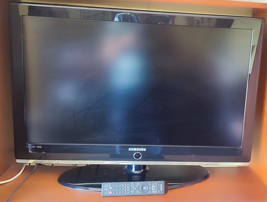 TV Samsung de 42 polegadas507126432495063040