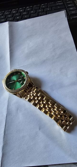 Zegarek damski z cyrkoniami