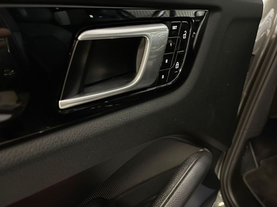 Porsche Cayenne Platinum Edition