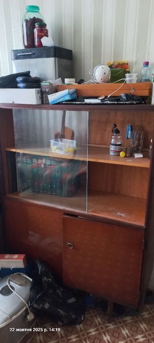 Книжкові полиці.Меблі радянських часів