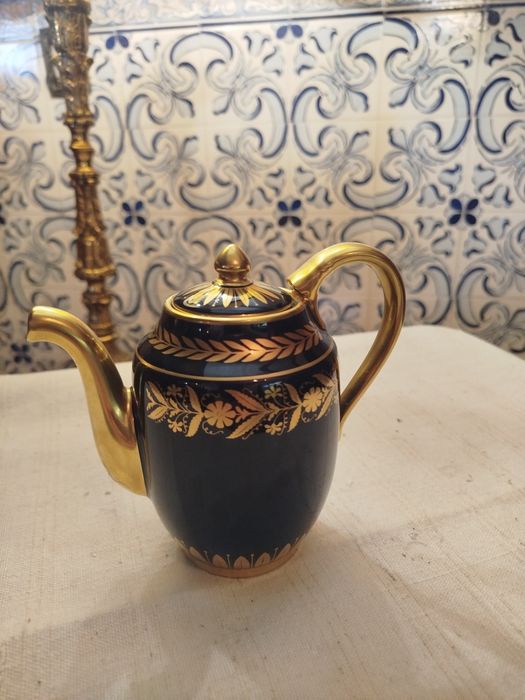 Bules de chá em porcelana