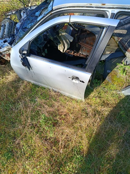 Mala e porta esquerda