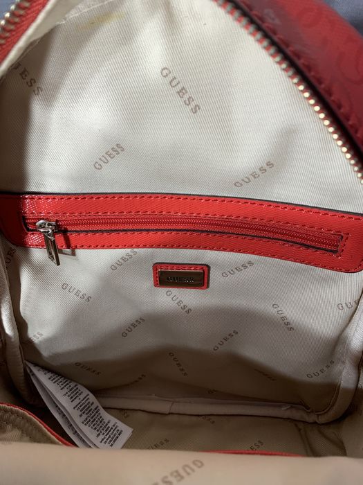 GUESS red minibackpack Pontinha E Famões • OLX Portugal