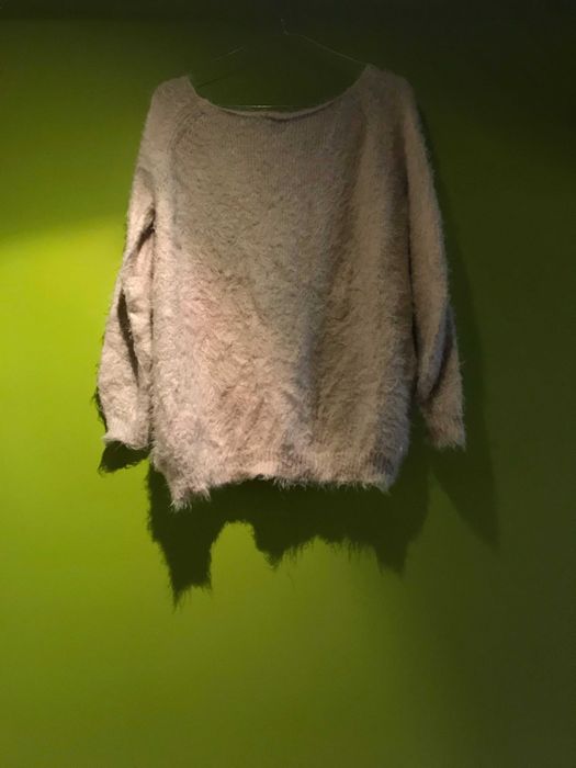 Sweter z koralikami