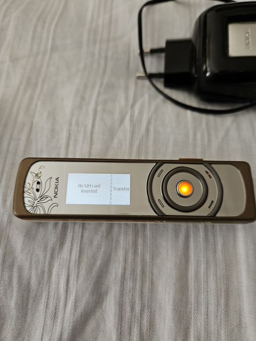 Nokia 7380 szminka