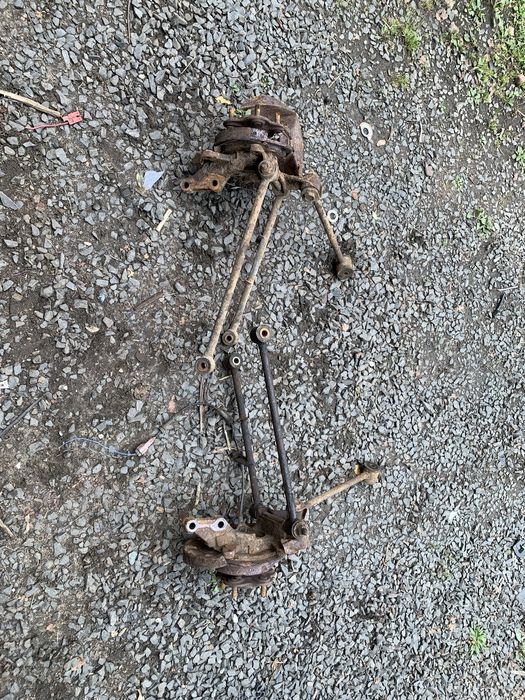 Задні ступиці nissan x-trail t30 ниссан икстрейл ричаг