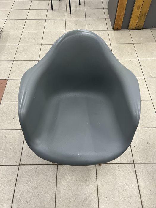 Стілець в кафе ракушка