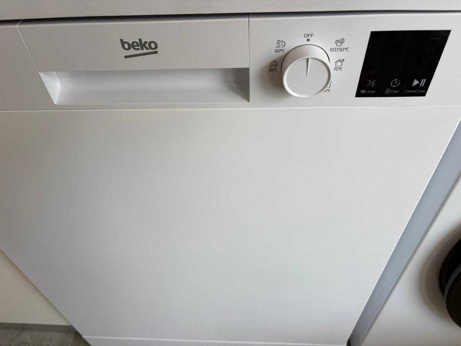 Máquina Lavar Loiça 13 conjuntos Beko DVN05320W