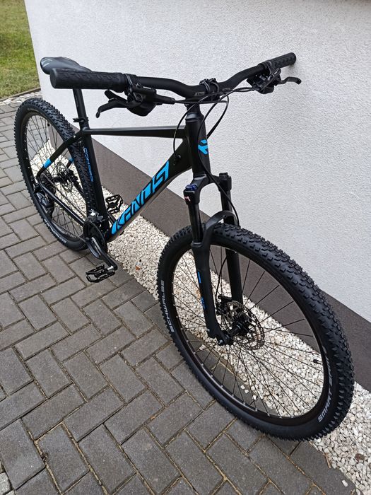 NOWY Kands Comp-er 2026 czarno-niebieski mat koła 29" Shimano Cues 2x9