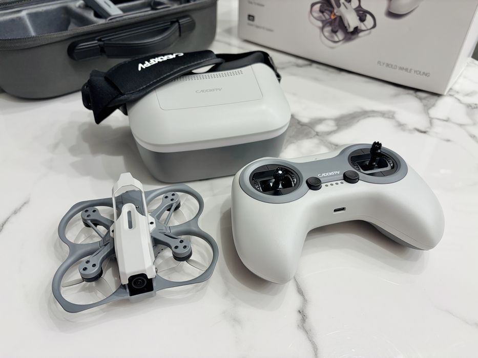 CADDXFPV Protos FPV Fly Combo dron z Ascent Digital HD system