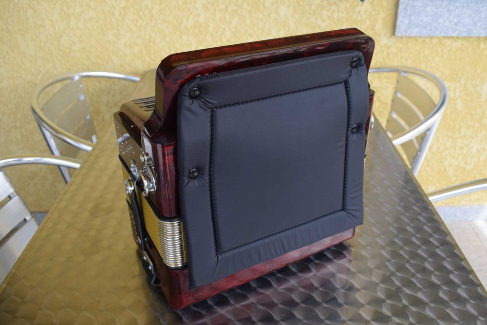 Hohner Norma II 3 voz Fa# La3 Re#