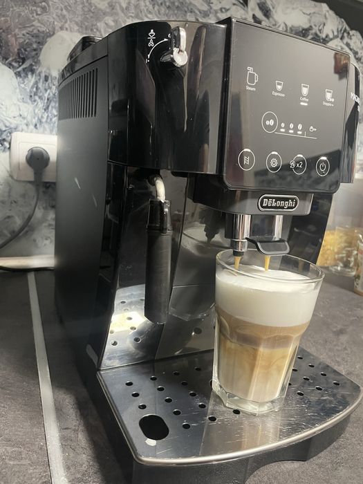 Кавоварка Delonghi Magnifica Start