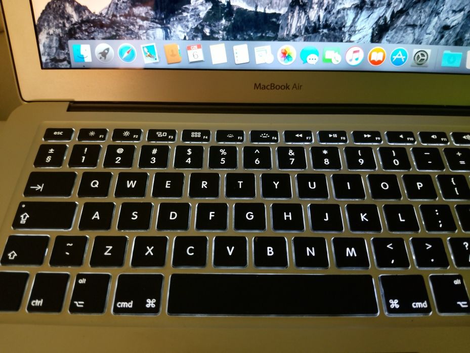 MacBook Air 13, Intel Core i7, 8 GB RAM, SSD