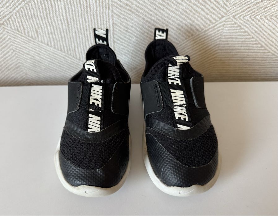 Дитячі кросівки Nike flexrunner розмір 24