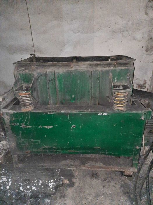 Продам  машину по литью алюминиевых деталей под давлением