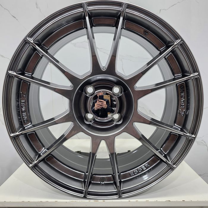 * Jantes 17" compatíveis OZ Ultraleggera 4x100
