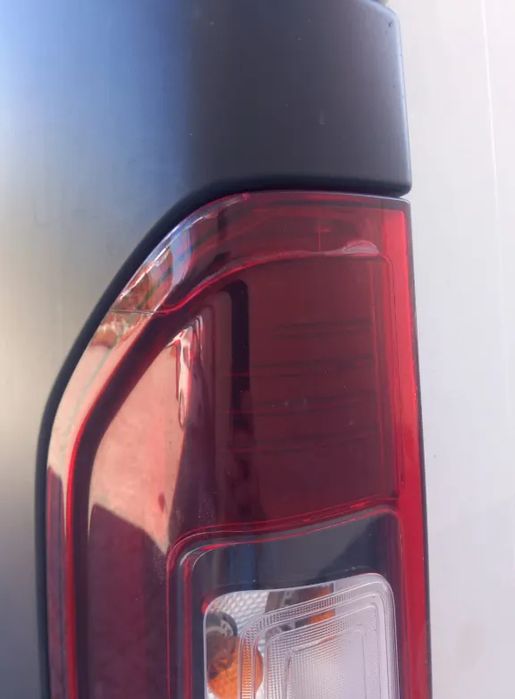 Farolim Esquerdo Renault Trafic III 2016