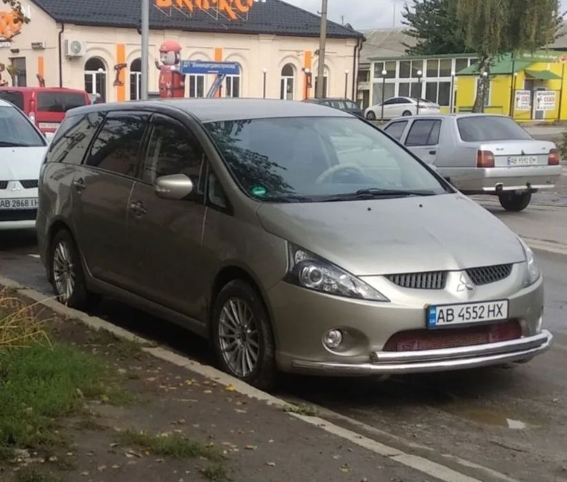 Mitsubishi Grandis 2.0