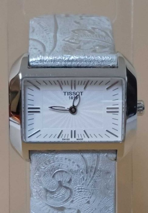 Годинник жіночий TISSOT T-WAVE T023.309.16.031.02